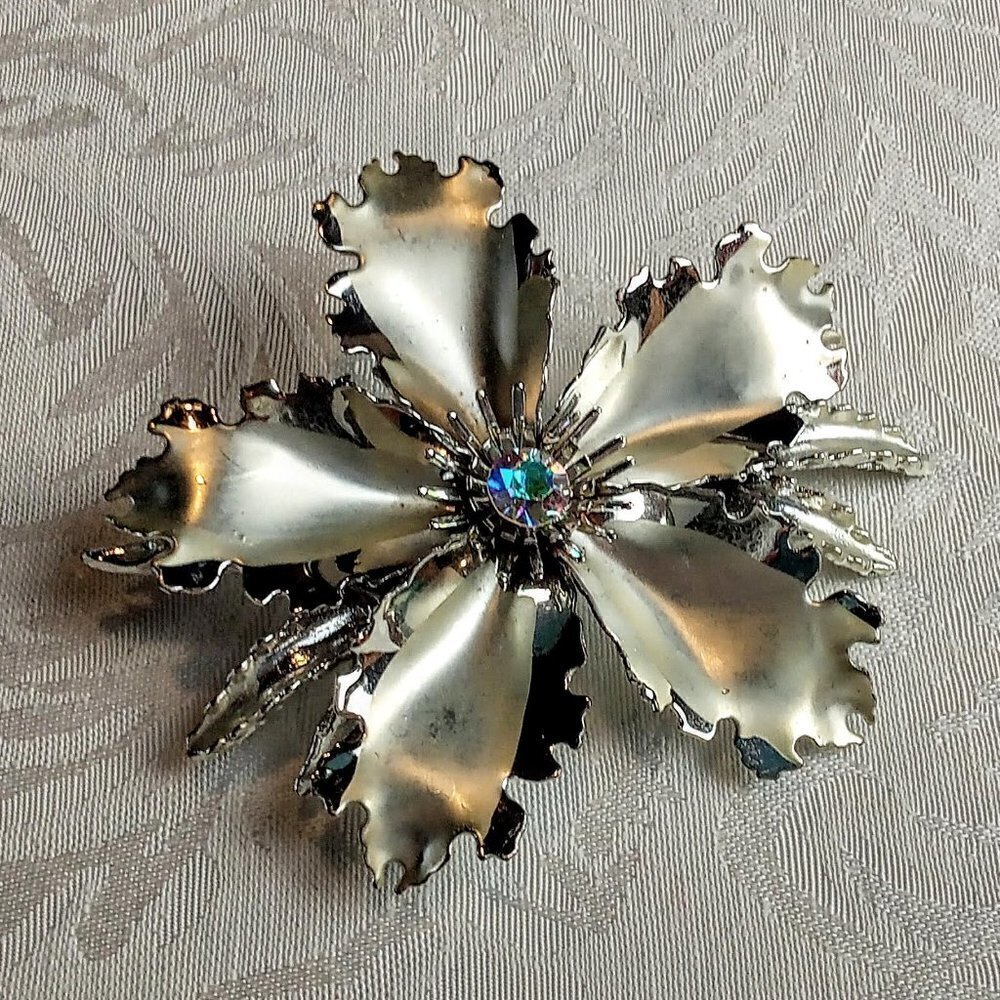 Vintage Silver Flower Center Crystal Brooch Pin